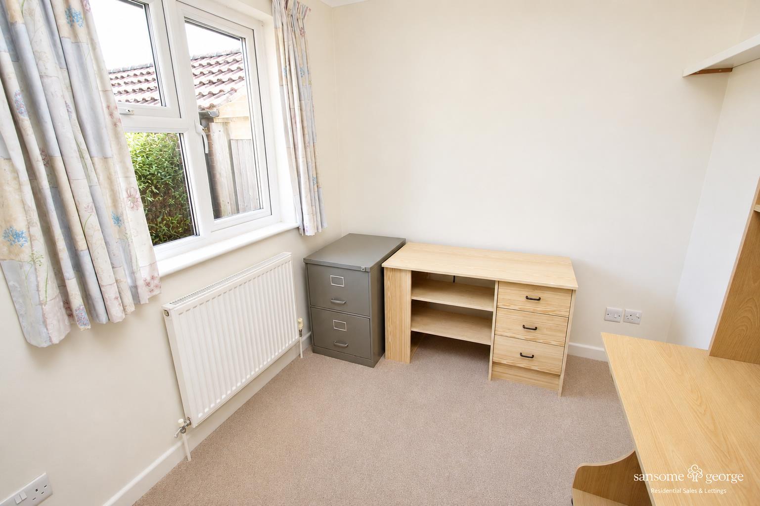 Simons Close, Tilehurst, Reading